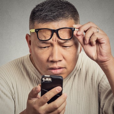 Use Your Smartphone Incorrectly and Risk Going Temporarily Blind